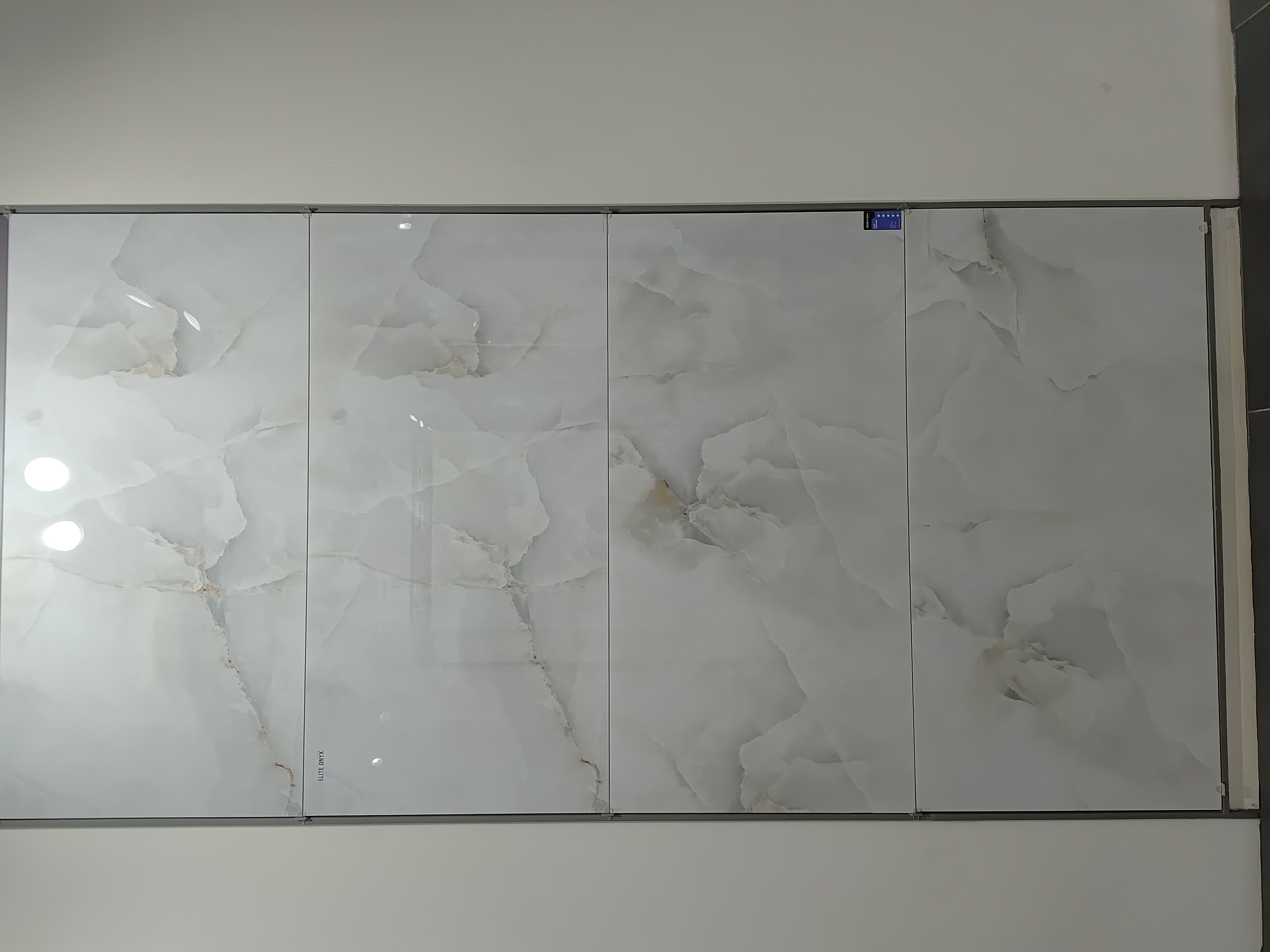 GLOSSY 600X1200MM