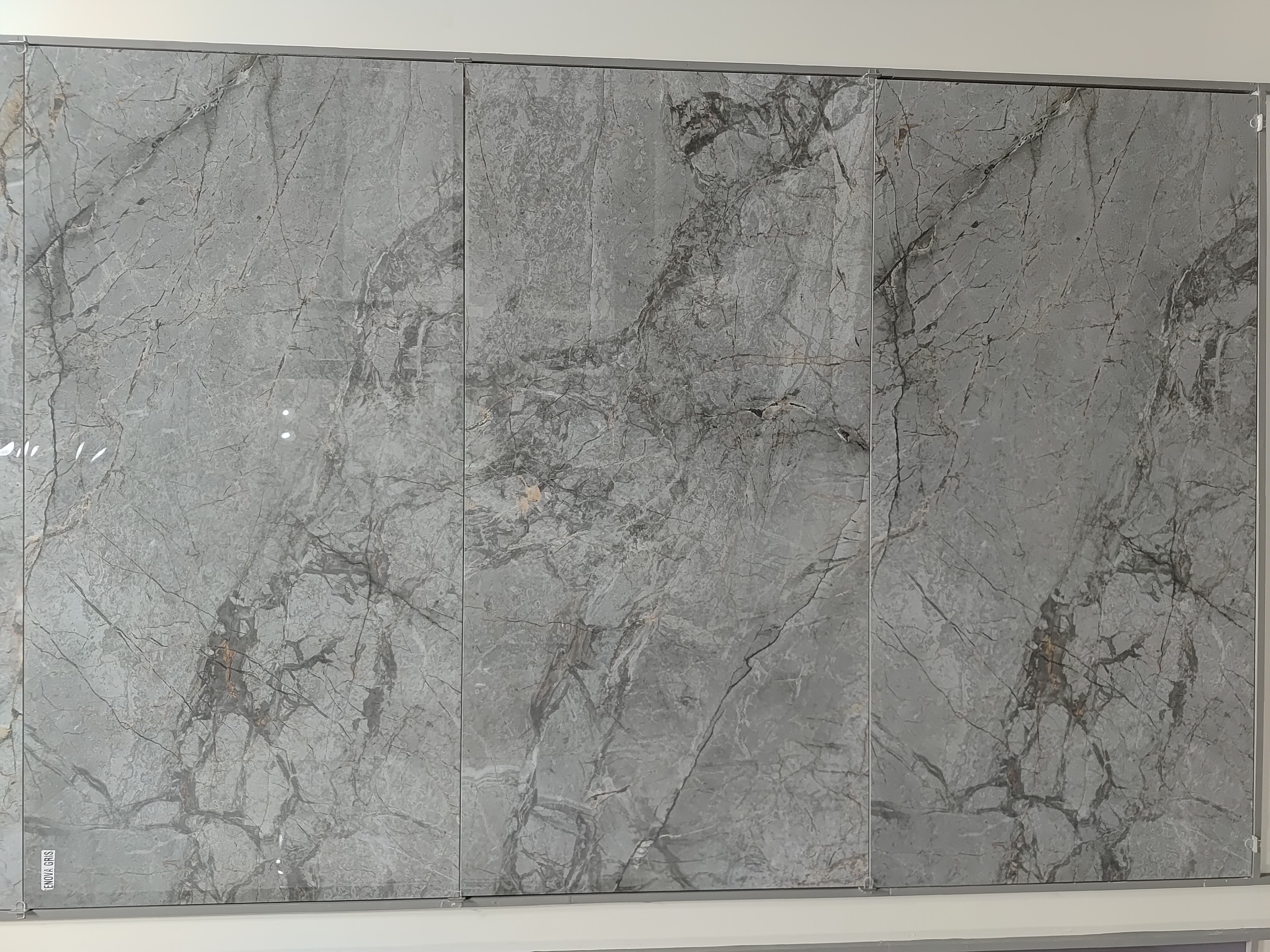 GLOSSY 600X1200MM