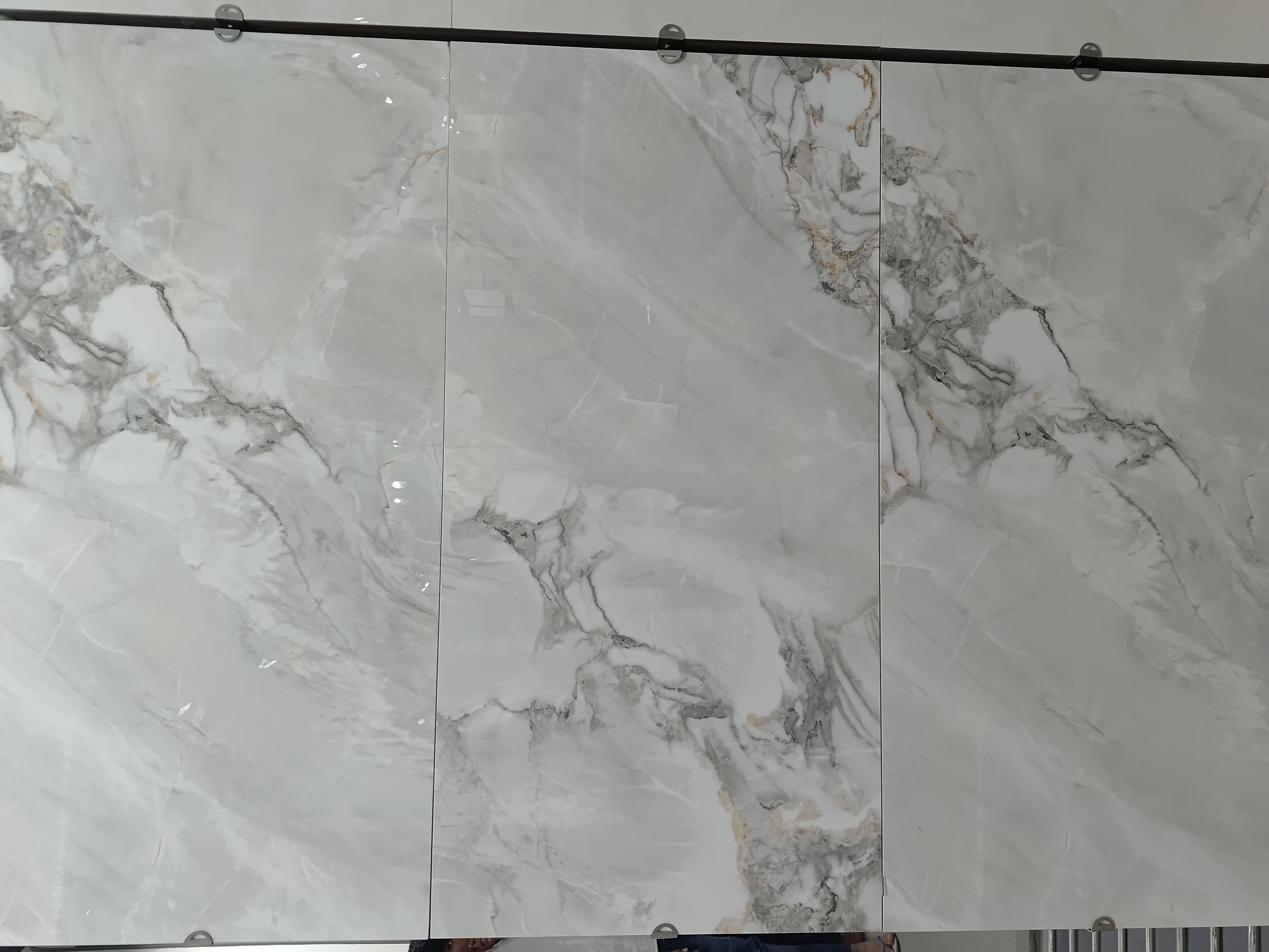 GLOSSY 600X1200MM