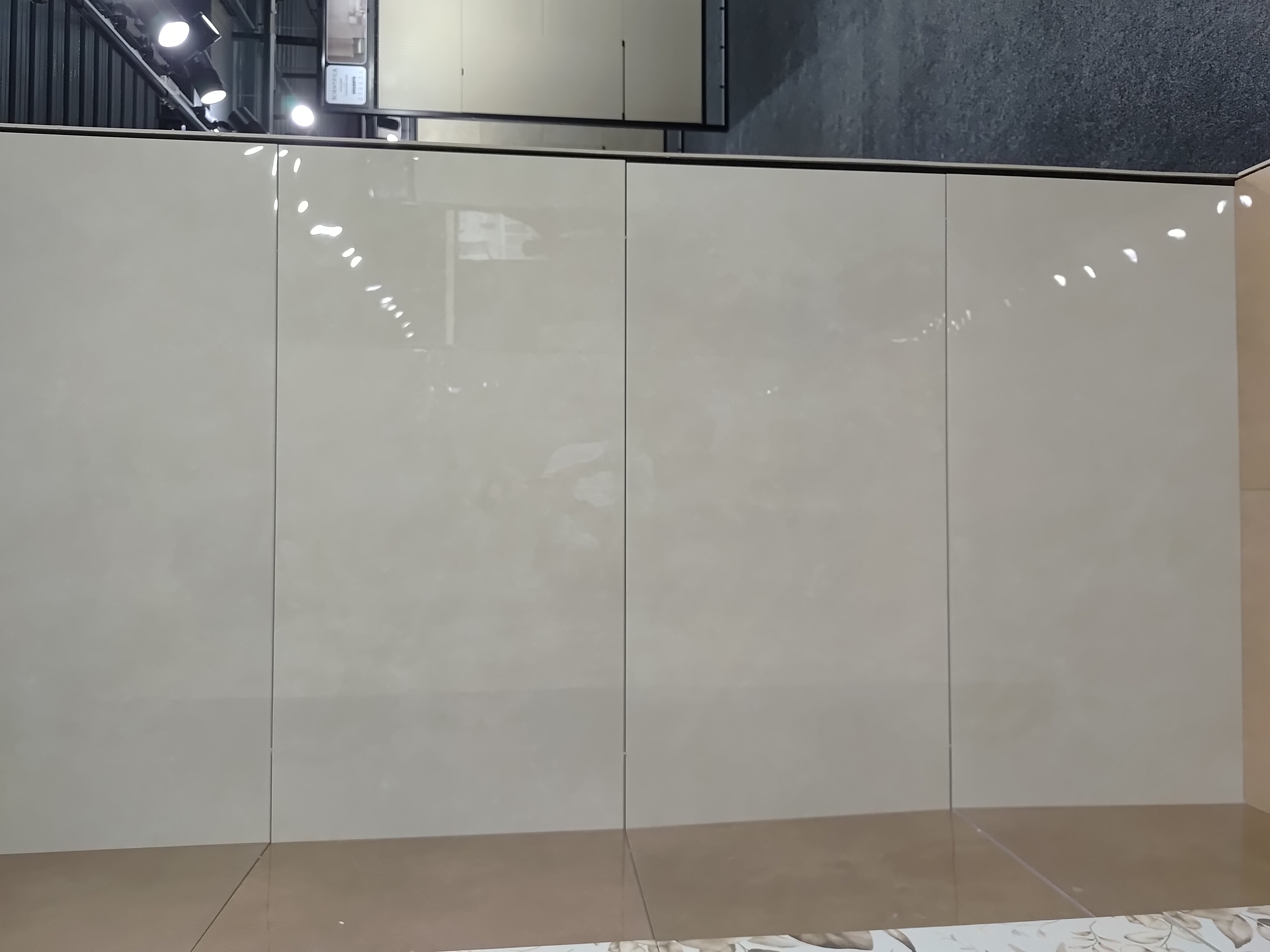 GLOSSY 600X1200MM